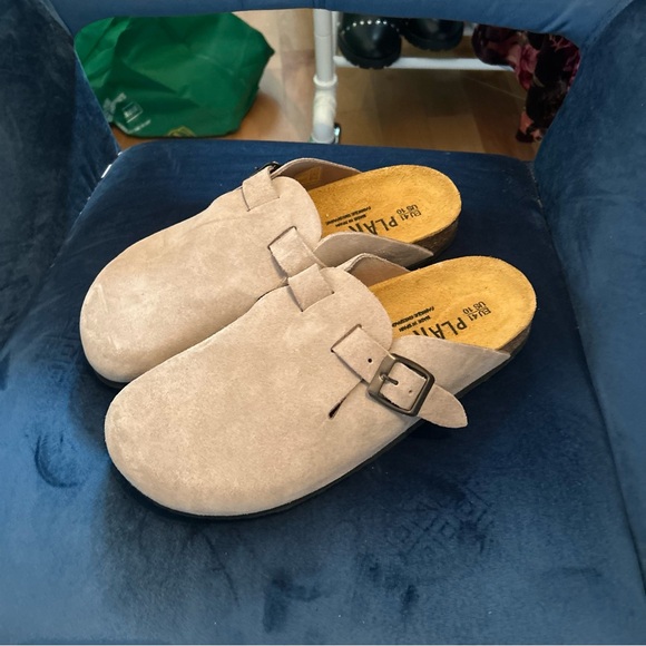 Plae Women's Tan Suede Mules - Picture 2 of 4